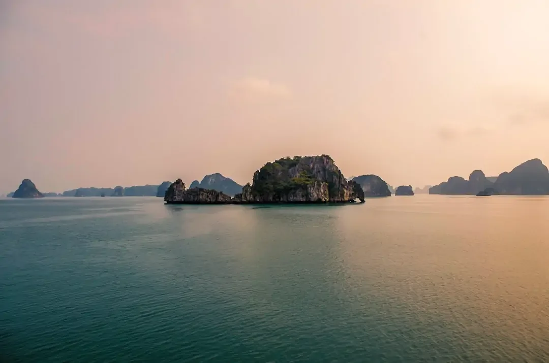 halong bay
