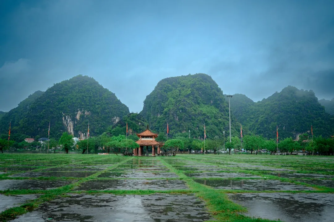 découvrez le climat du vietnam, ses saisons, températures et conseils pour préparer votre voyage dans ce pays aux paysages variés.