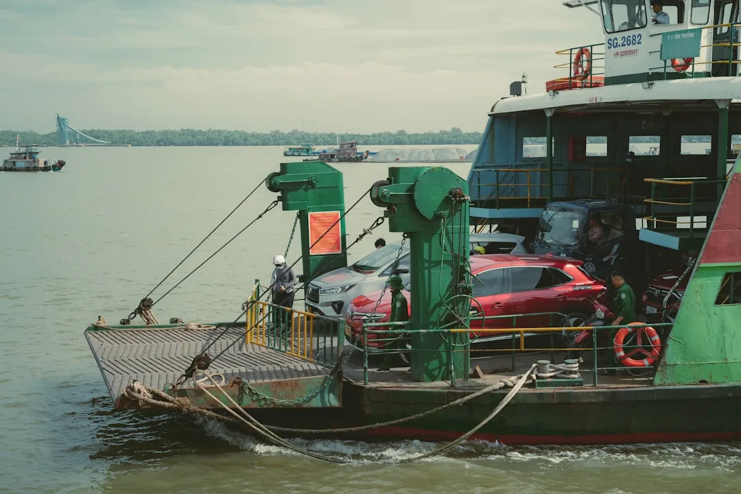 découvrez l'exploration du delta du mékong au vietnam : paysages spectaculaires, culture locale authentique et aventures inoubliables.