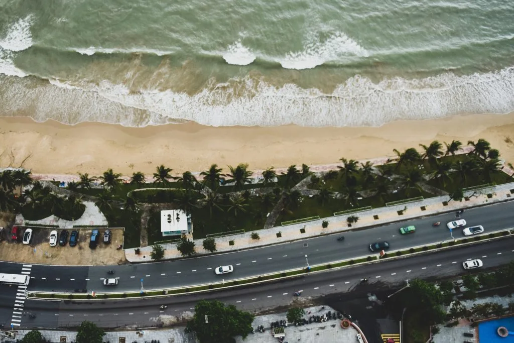 Route près de la plage au Vietnam