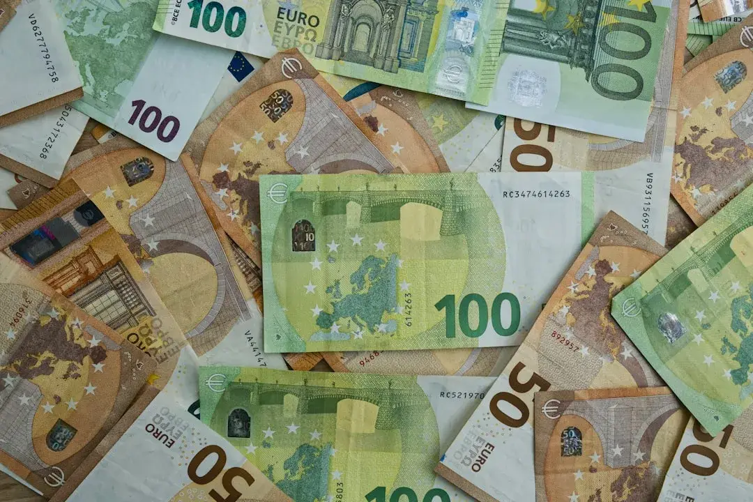 découvrez les meilleures pratiques de gestion des devises pour optimiser vos opérations financières internationales et minimiser les risques liés aux fluctuations des taux de change.