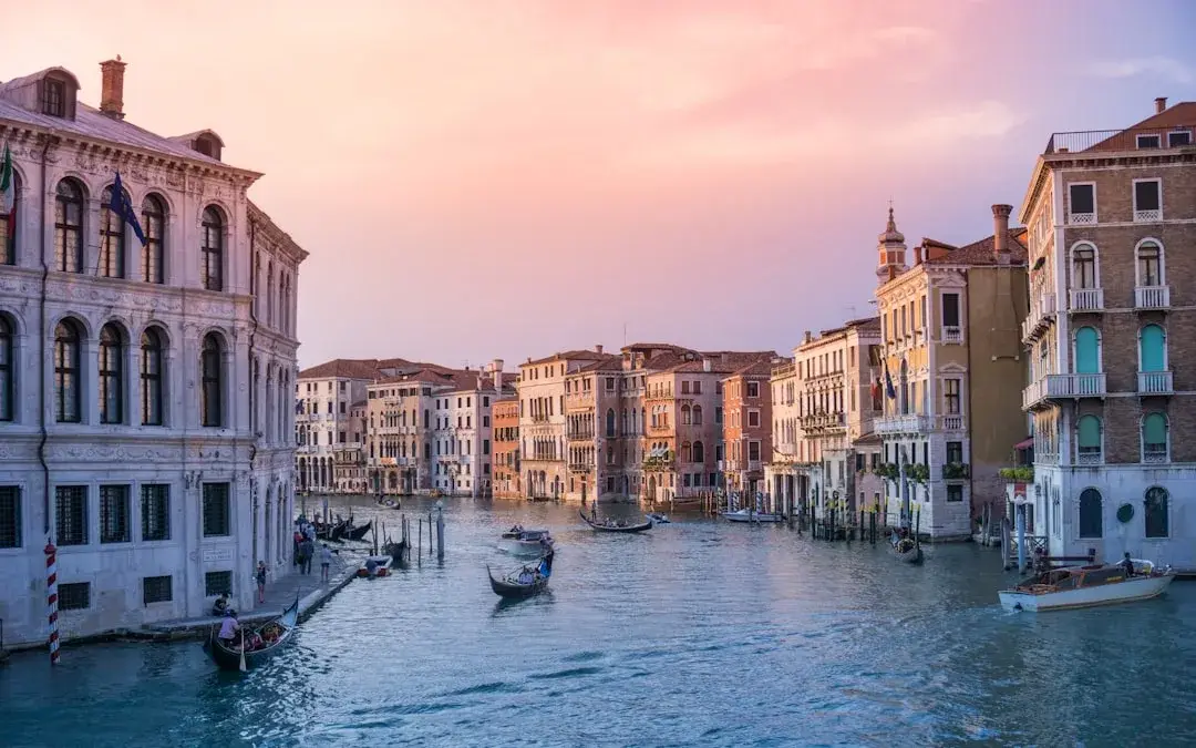 découvrez des conseils, destinations et inspirations pour vos voyages à travers le monde. préparez-vous à vivre des aventures inoubliables et à explorer de nouveaux horizons.