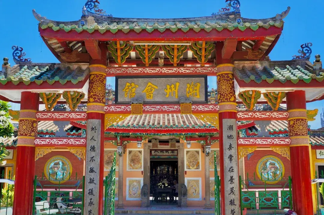 découvrez les croyances, les pratiques et les traditions des religions vietnamiennes, un mélange unique de bouddhisme, taoïsme, confucianisme et spiritualités locales.