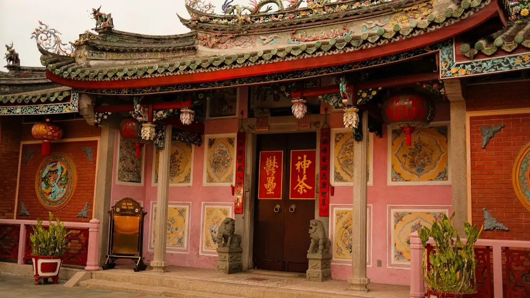 découvrez da nang, une destination incontournable au vietnam alliant plages magnifiques, culture riche et gastronomie savoureuse. planifiez votre voyage à da nang pour une expérience inoubliable.